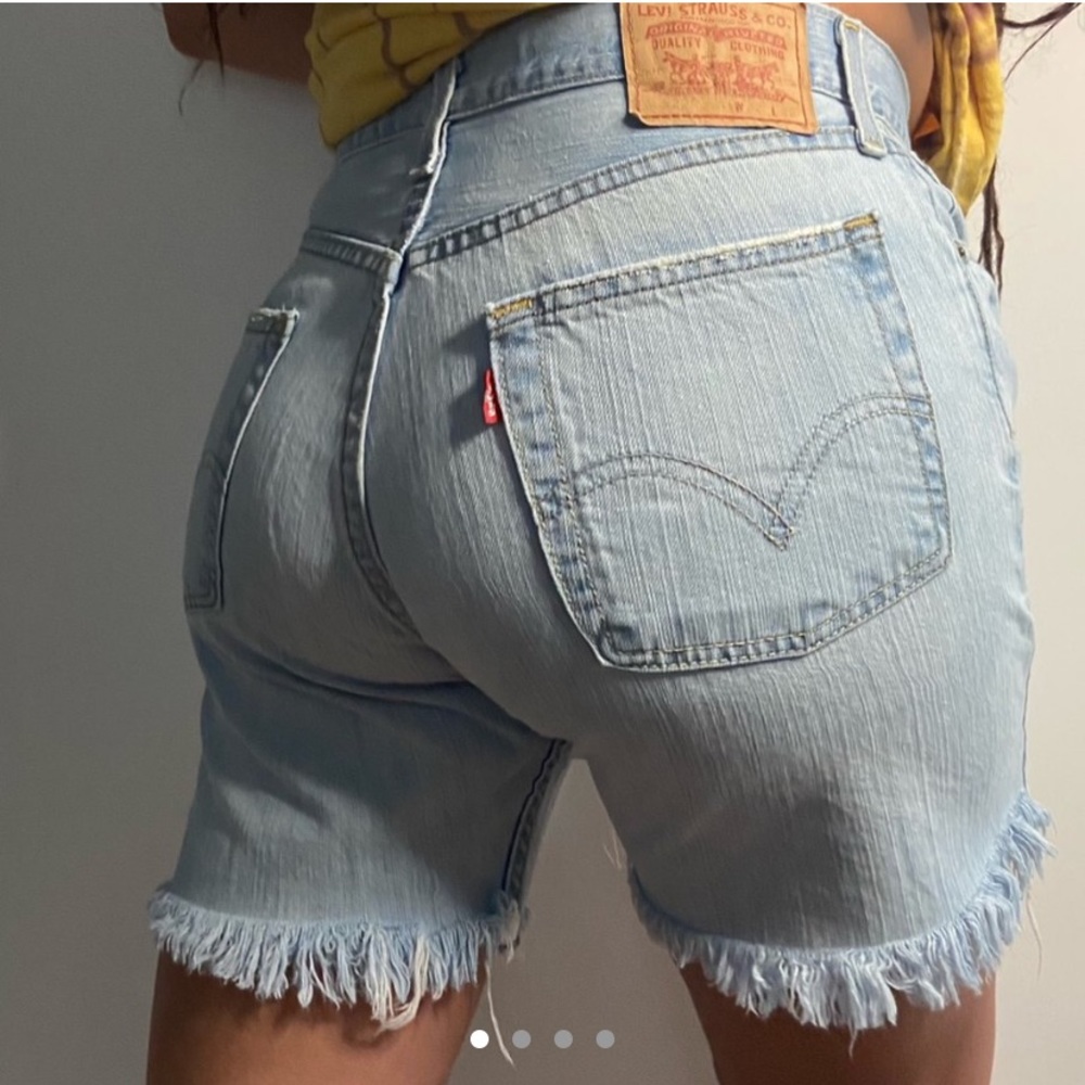 Levi Bermuda Shorts (Light wash)